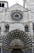 Rosone e arco multiplo del portale della Cattedrale di San Lorenzo