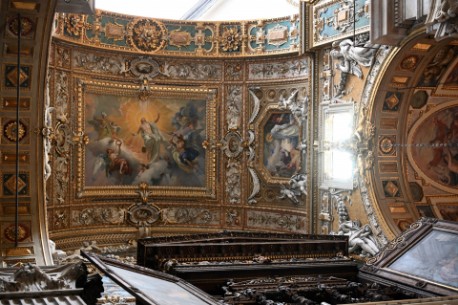 San Lorenzo, l'affresco sopra la loggia organaria di sinistra