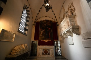 San Lorenzo, cappella dell'Annunciazione in navata sinistra