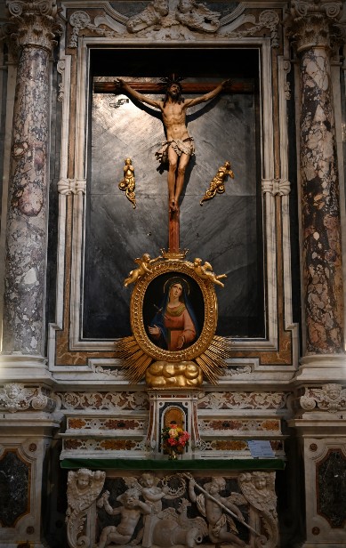 Chiesa di San Luca (Genova), Cappella del Crocifisso e della Vergine Addolorata