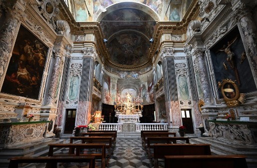 Navata della chiesa di San Luca (Genova)