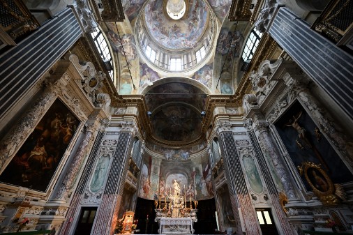 Navata della chiesa di San Luca (Genova)