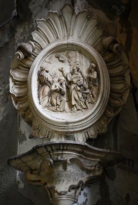 Locandina sulla piazza di San Luca (Genova)