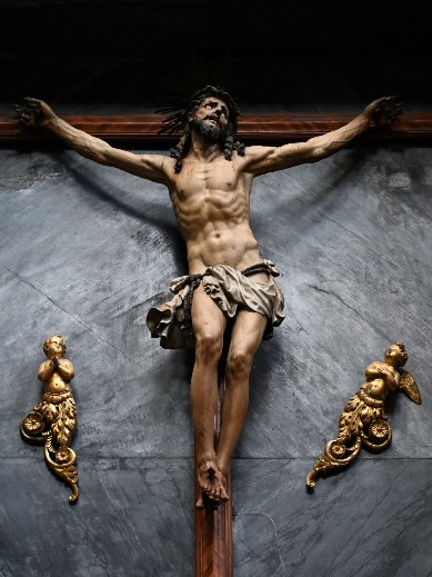 Chiesa di San Luca (Genova), Crocifisso scolpito in legno di Domenico Bissoni